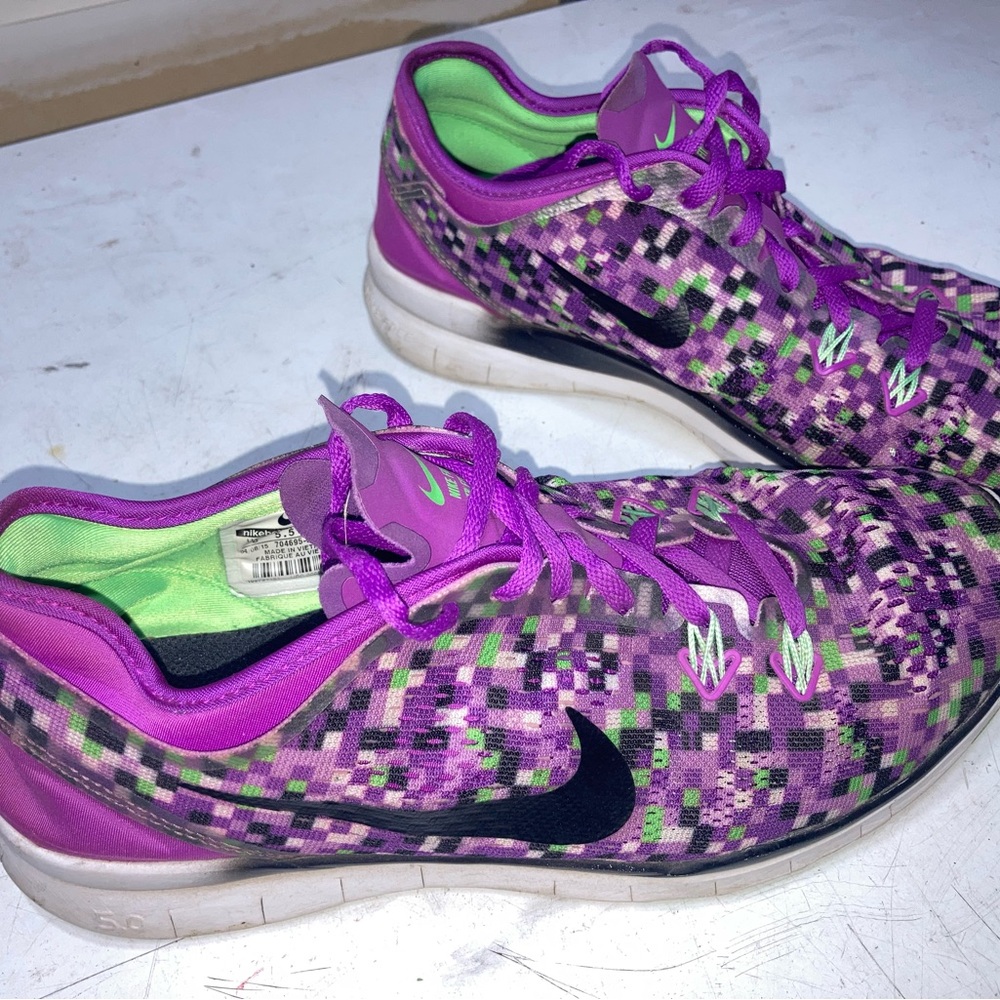 “Nike Free” Running Shoes